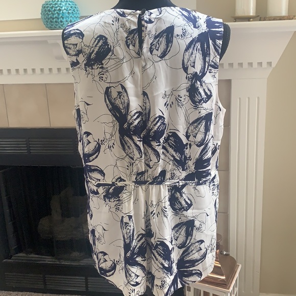 Top - Picture 5 of 8